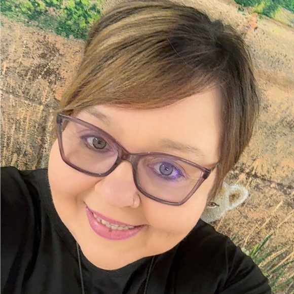 Meet your Posher, Sherri - Picture 1 of 1